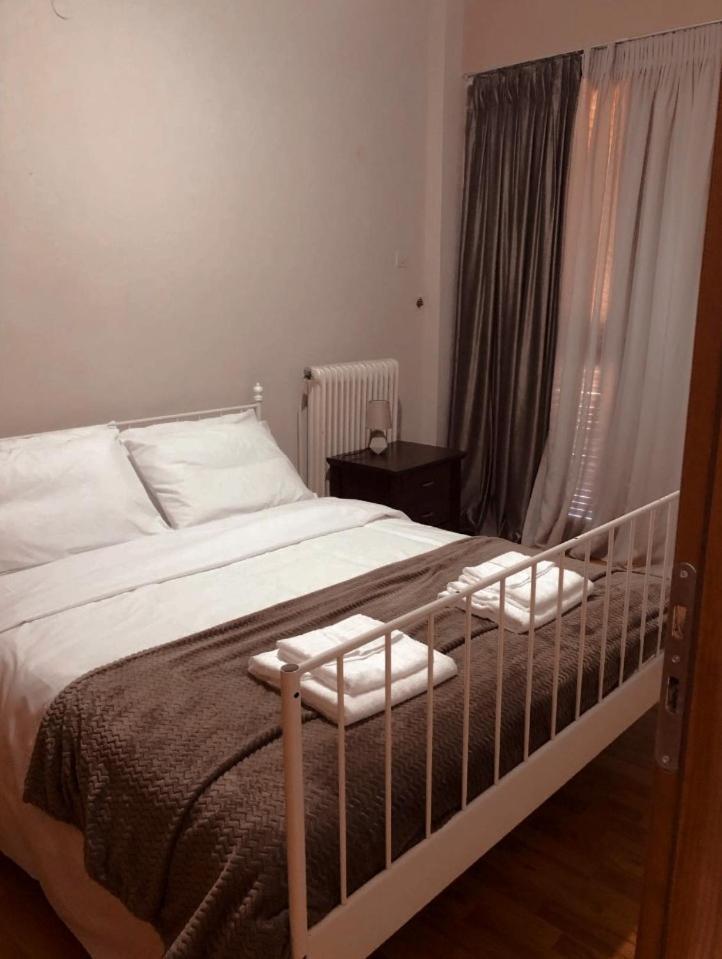 Spartan Townhouse Apt 3 Leonidas Екстериор снимка